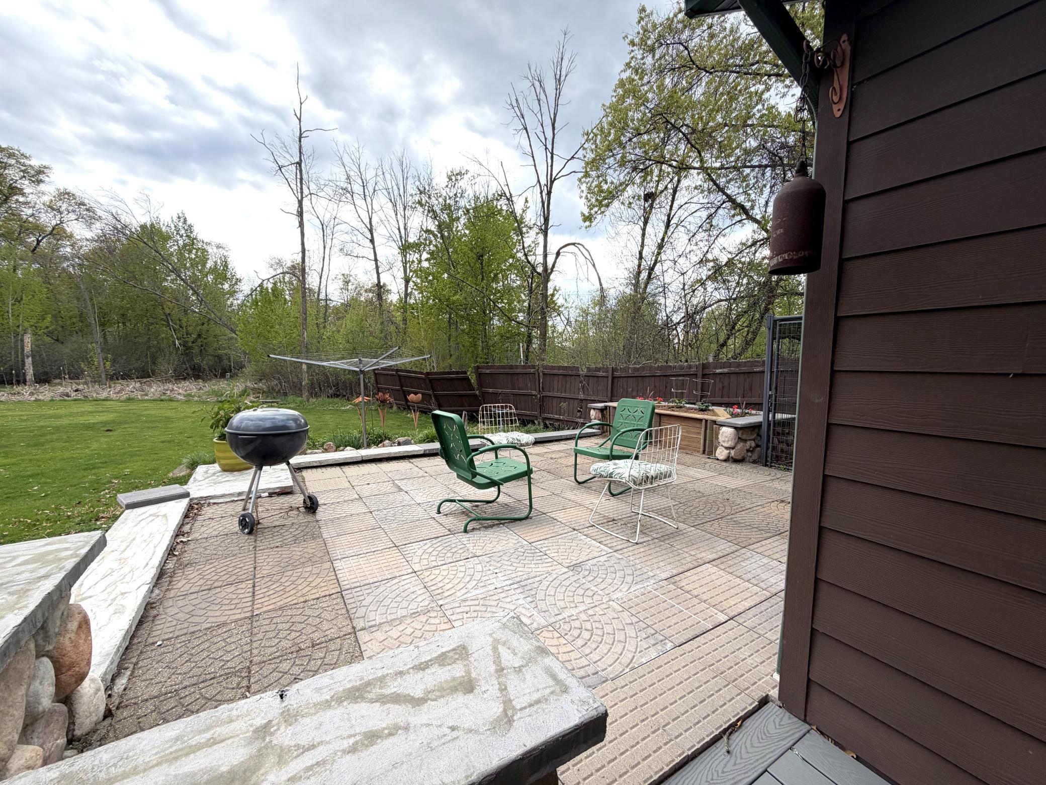 Spacious outdoor entertaining areas