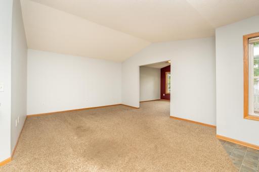 818 Roundhouse Street, Shakopee, MN 55379