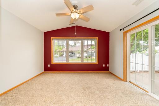 818 Roundhouse Street, Shakopee, MN 55379