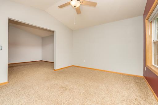 818 Roundhouse Street, Shakopee, MN 55379