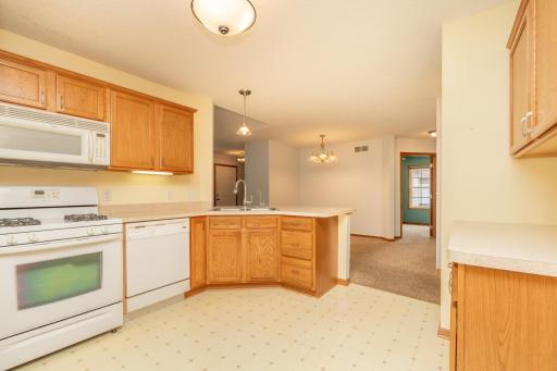 818 Roundhouse Street, Shakopee, MN 55379