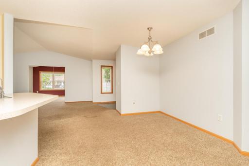 818 Roundhouse Street, Shakopee, MN 55379