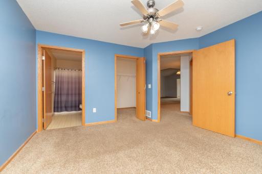 818 Roundhouse Street, Shakopee, MN 55379