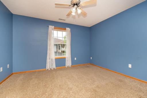 818 Roundhouse Street, Shakopee, MN 55379