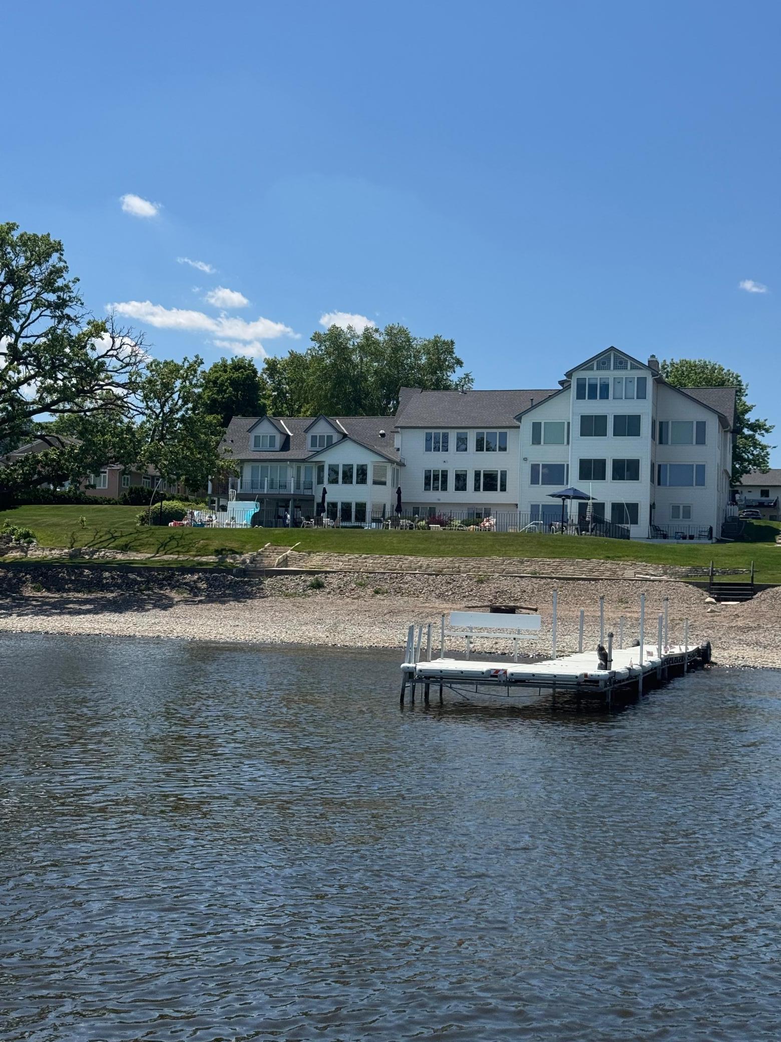 1300 S Lakeshore Dr.JPG