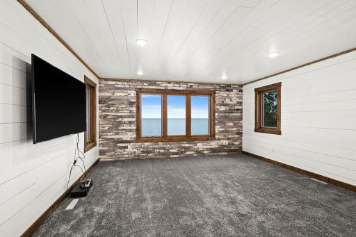 6164 Kennedys Landing, Silver Bay, MN 55614