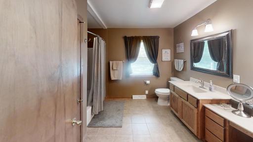 204 Fredrick Drive, Albert Lea, MN 56007