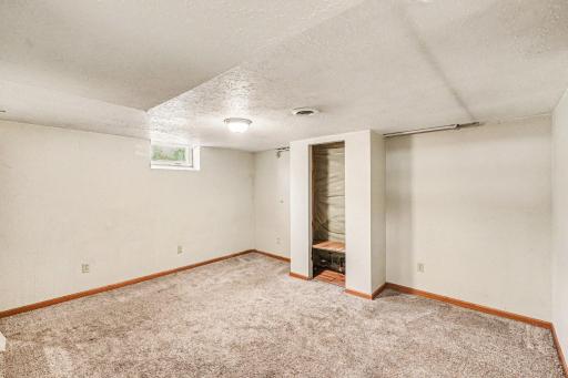 1175 Cook Avenue E, Saint Paul, MN 55106