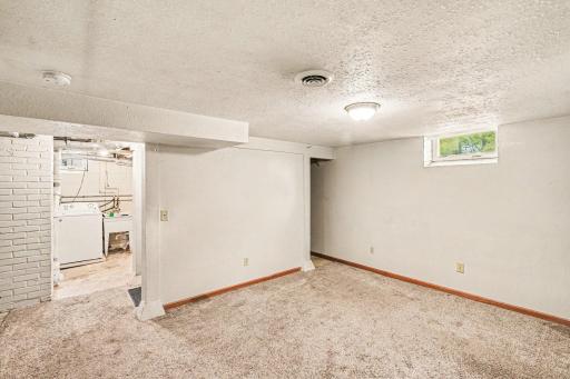 1175 Cook Avenue E, Saint Paul, MN 55106