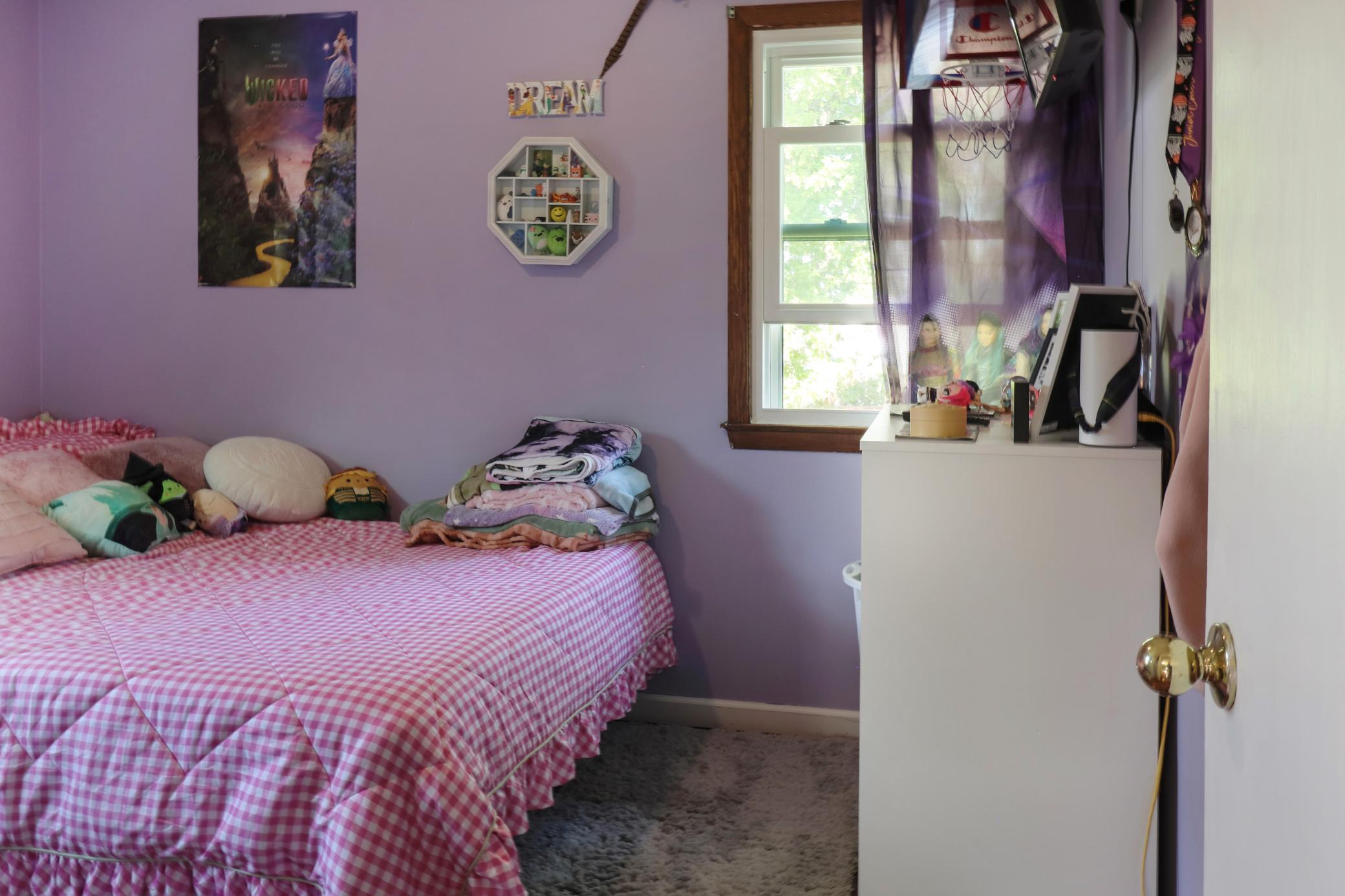 bed2.jpg