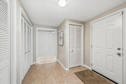 974 Kohlman Lane, Maplewood, MN 55109