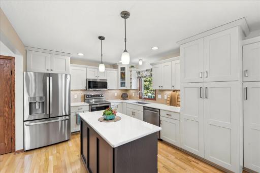 974 Kohlman Lane, Maplewood, MN 55109