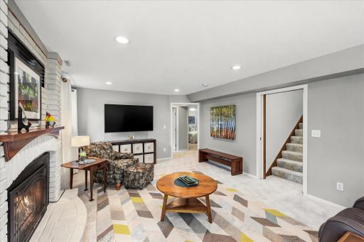 974 Kohlman Lane, Maplewood, MN 55109