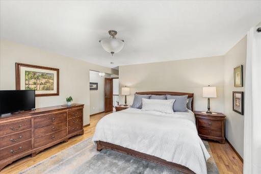 974 Kohlman Lane, Maplewood, MN 55109
