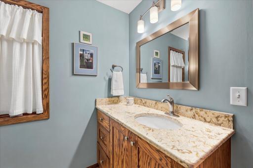 974 Kohlman Lane, Maplewood, MN 55109