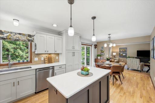 974 Kohlman Lane, Maplewood, MN 55109