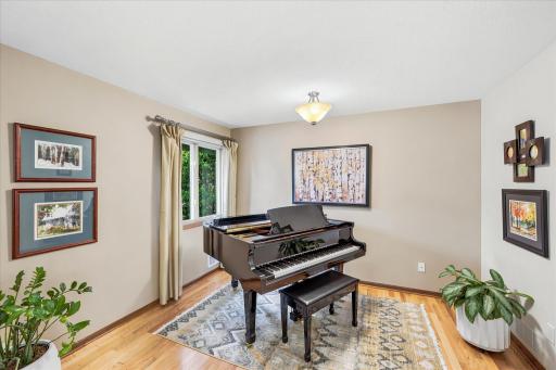 974 Kohlman Lane, Maplewood, MN 55109