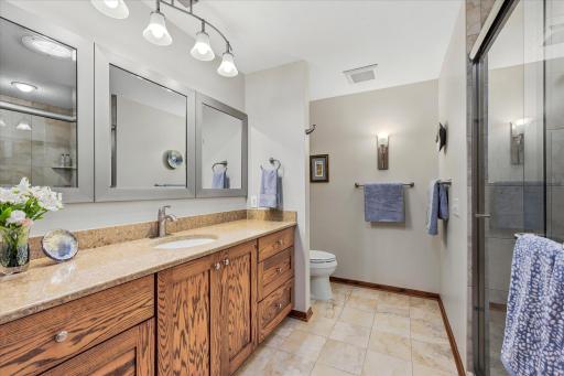 974 Kohlman Lane, Maplewood, MN 55109