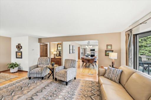 974 Kohlman Lane, Maplewood, MN 55109