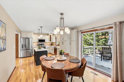 974 Kohlman Lane, Maplewood, MN 55109
