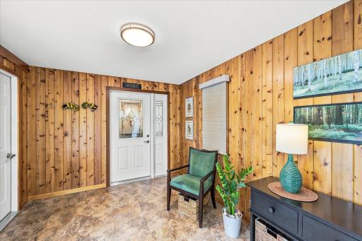 974 Kohlman Lane, Maplewood, MN 55109