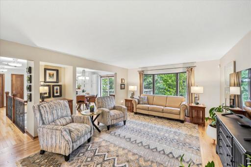 974 Kohlman Lane, Maplewood, MN 55109