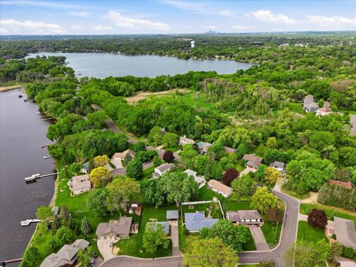 974 Kohlman Lane, Maplewood, MN 55109