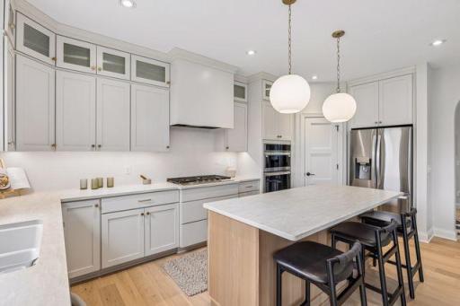 751 W 96th Street, Chanhassen, MN 55317