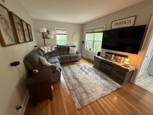 Living room - beautiful hardwood