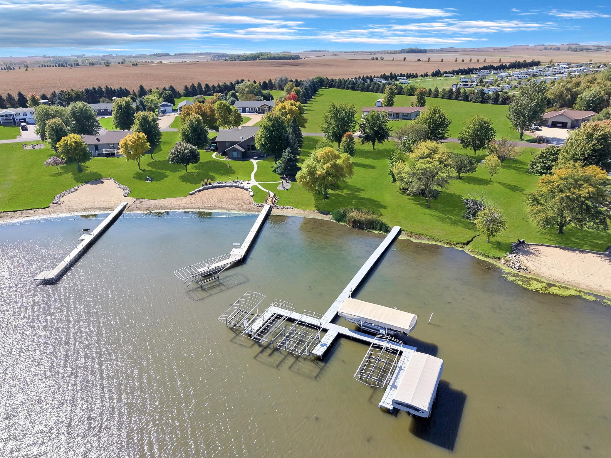 Deeded access & boat slip