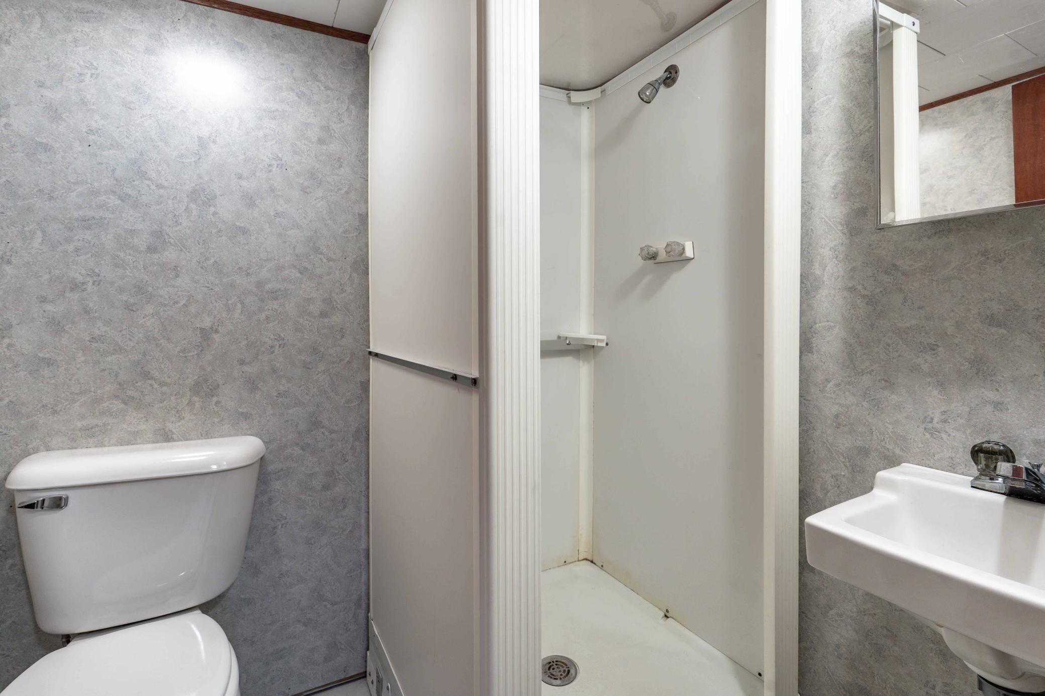 E05-Bathroom.jpg