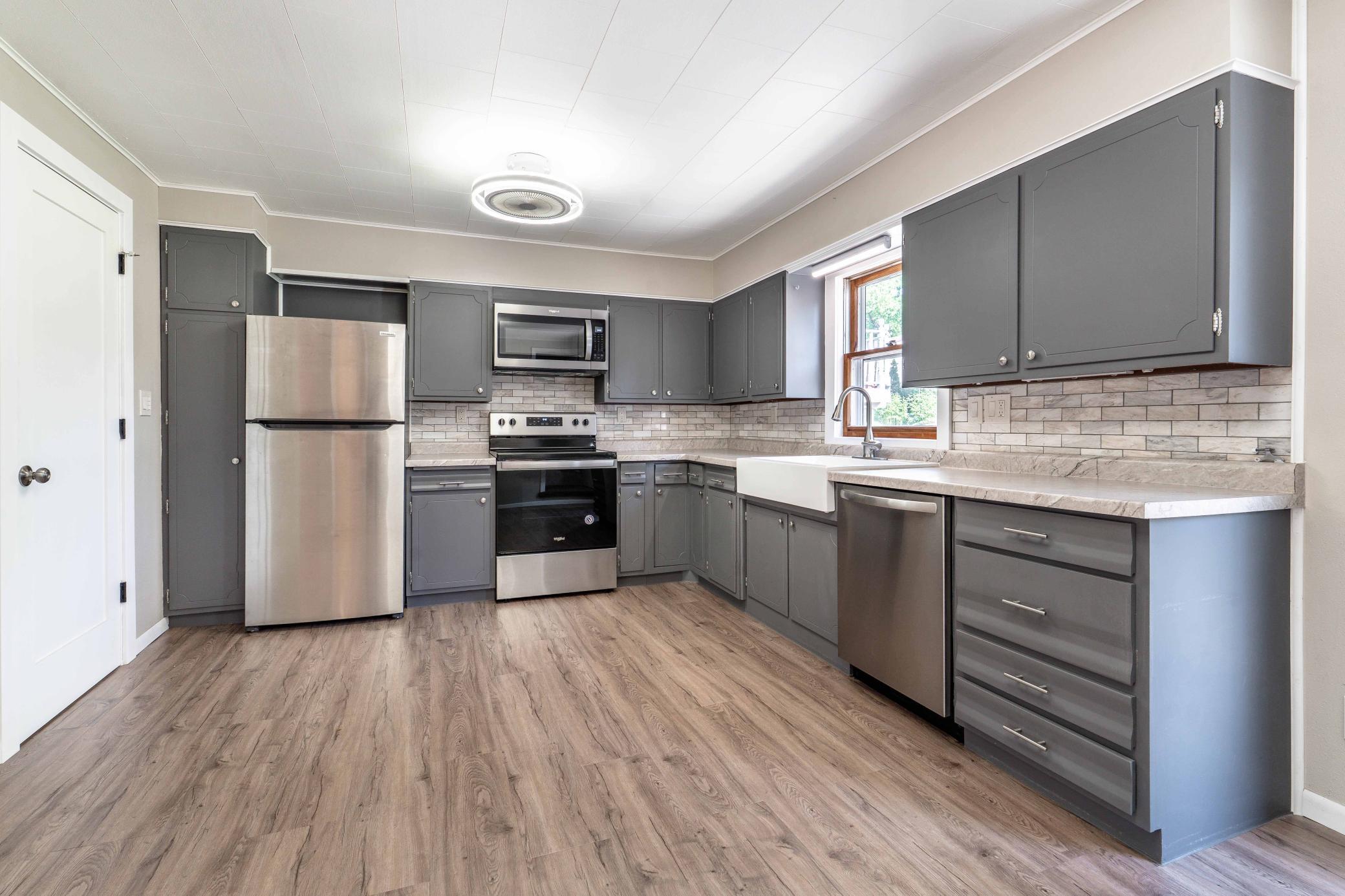 C09-Kitchen & Dining.jpg