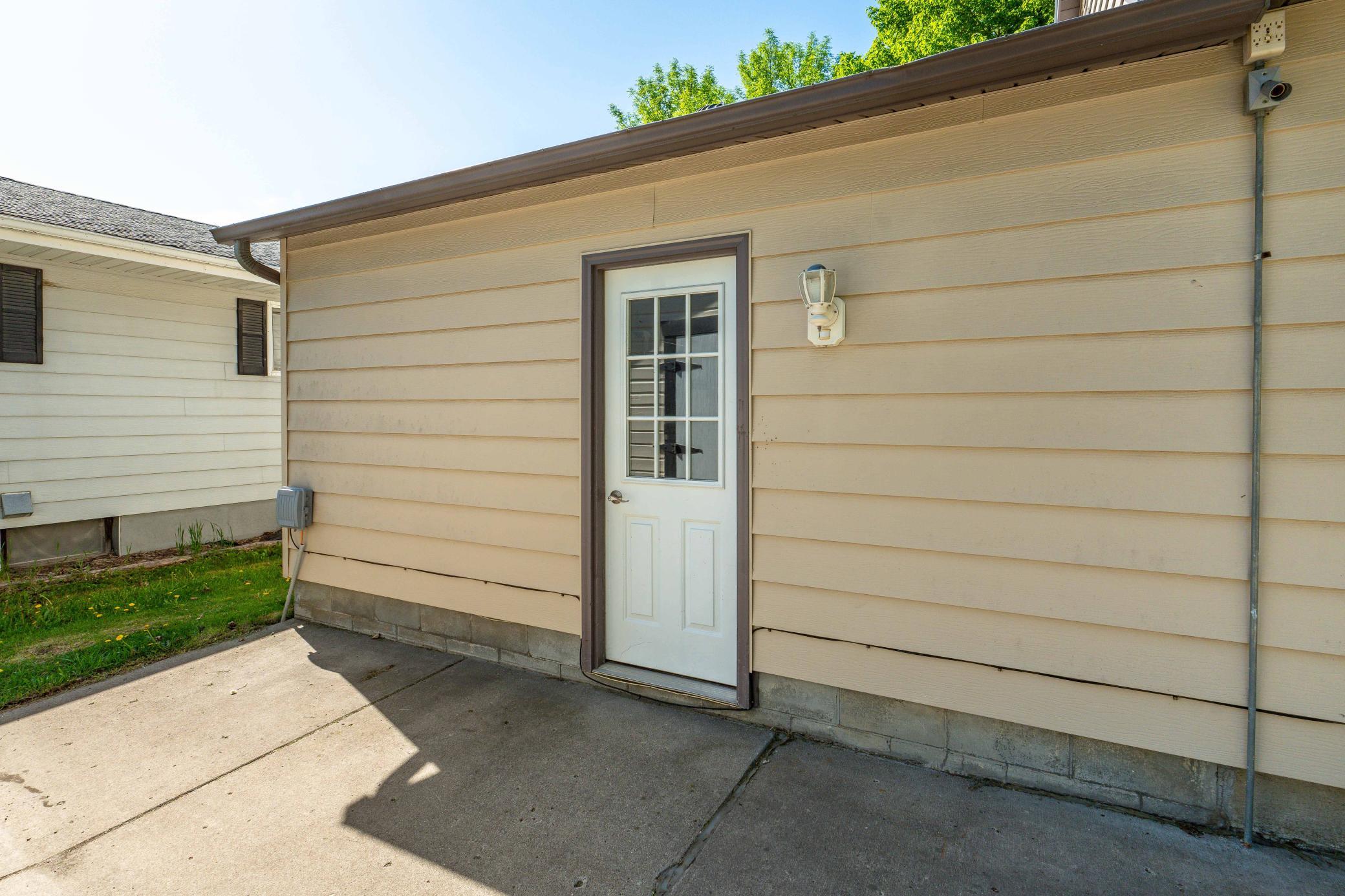 A09-Back Garage Door.jpg