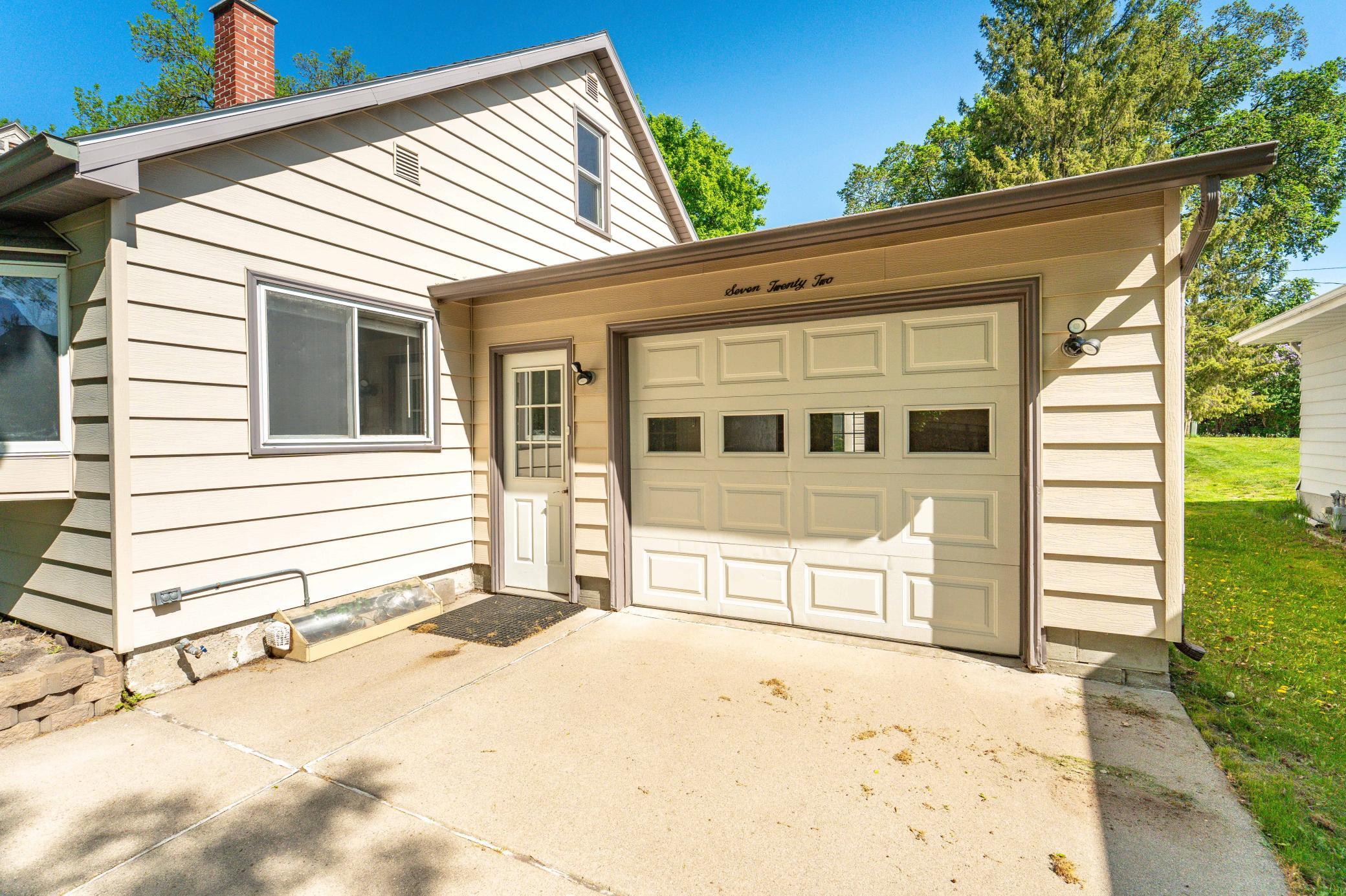 A06-Garage.jpg