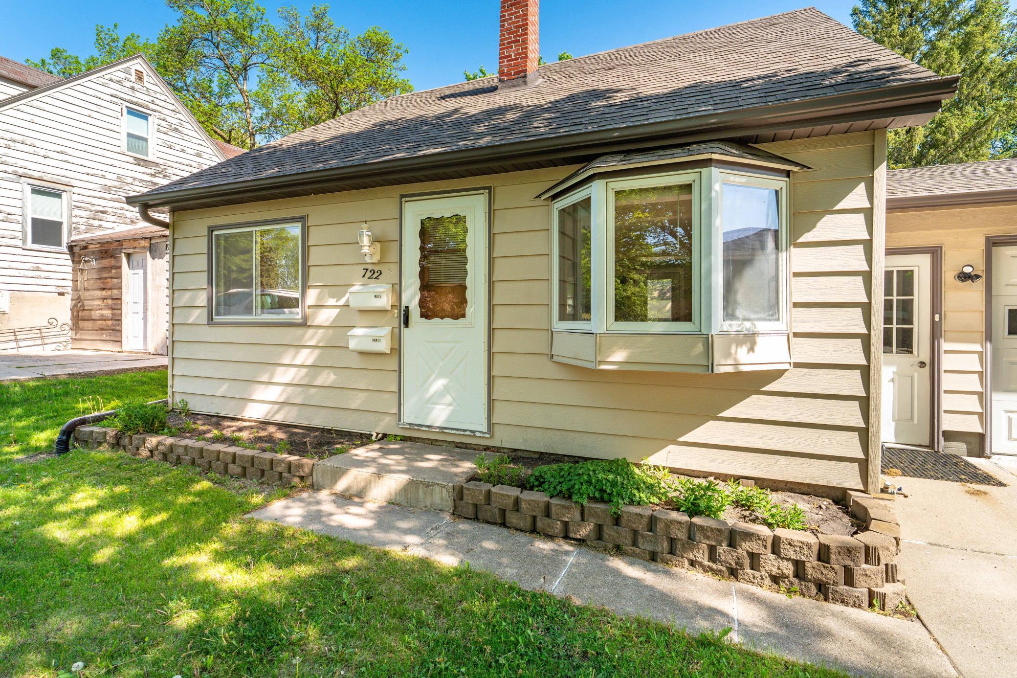 A07-Front Entry.jpg