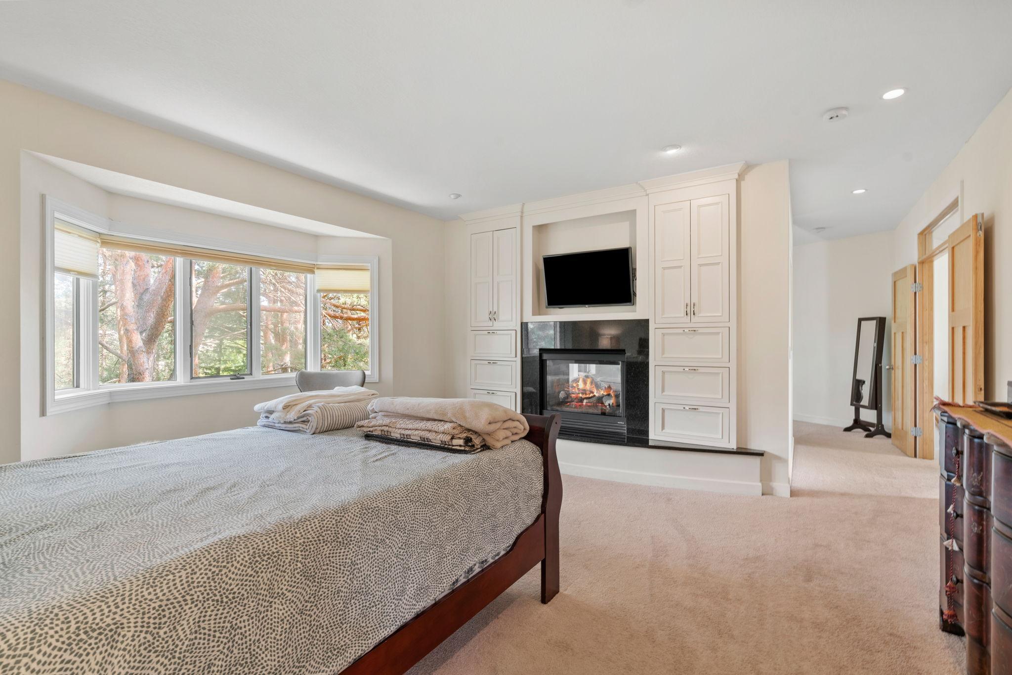 89-web-or-mls-6030 Quanitco Ln N-49.jpg