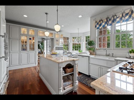 7180 Kenmare Drive, Minneapolis, MN 55438