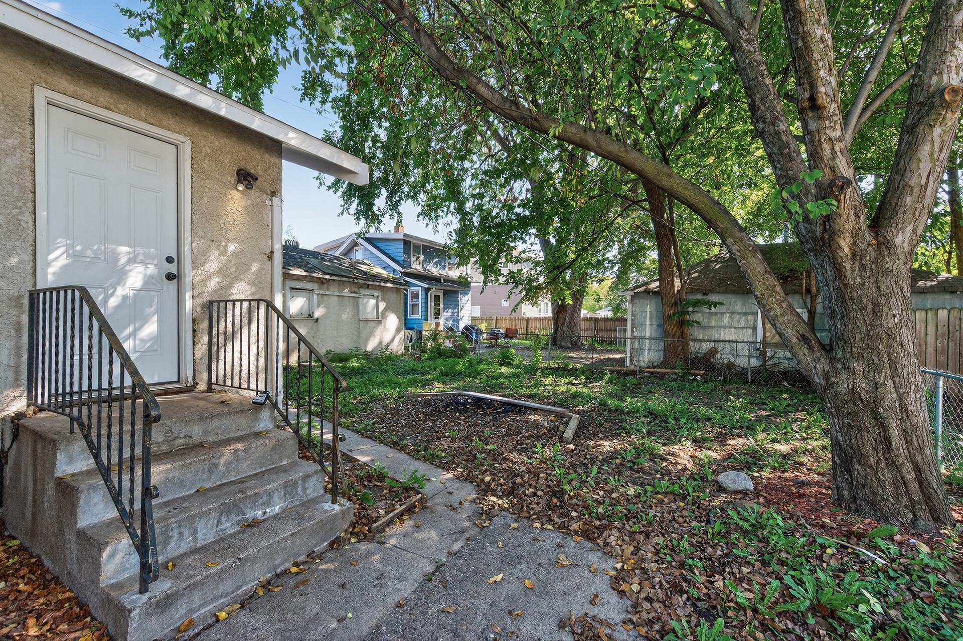 28_834_Iroquois_Ave28_mls.jpg