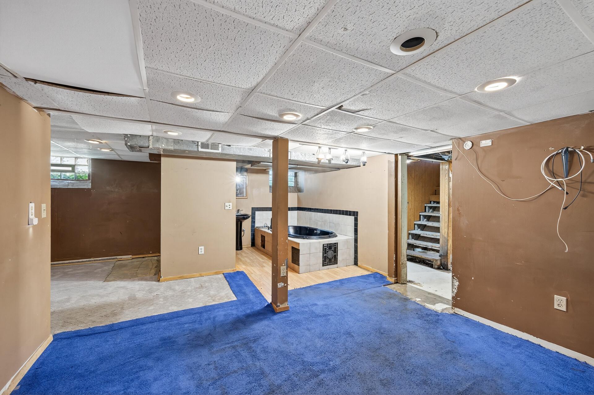 24_834_Iroquois_Ave24_mls.jpg