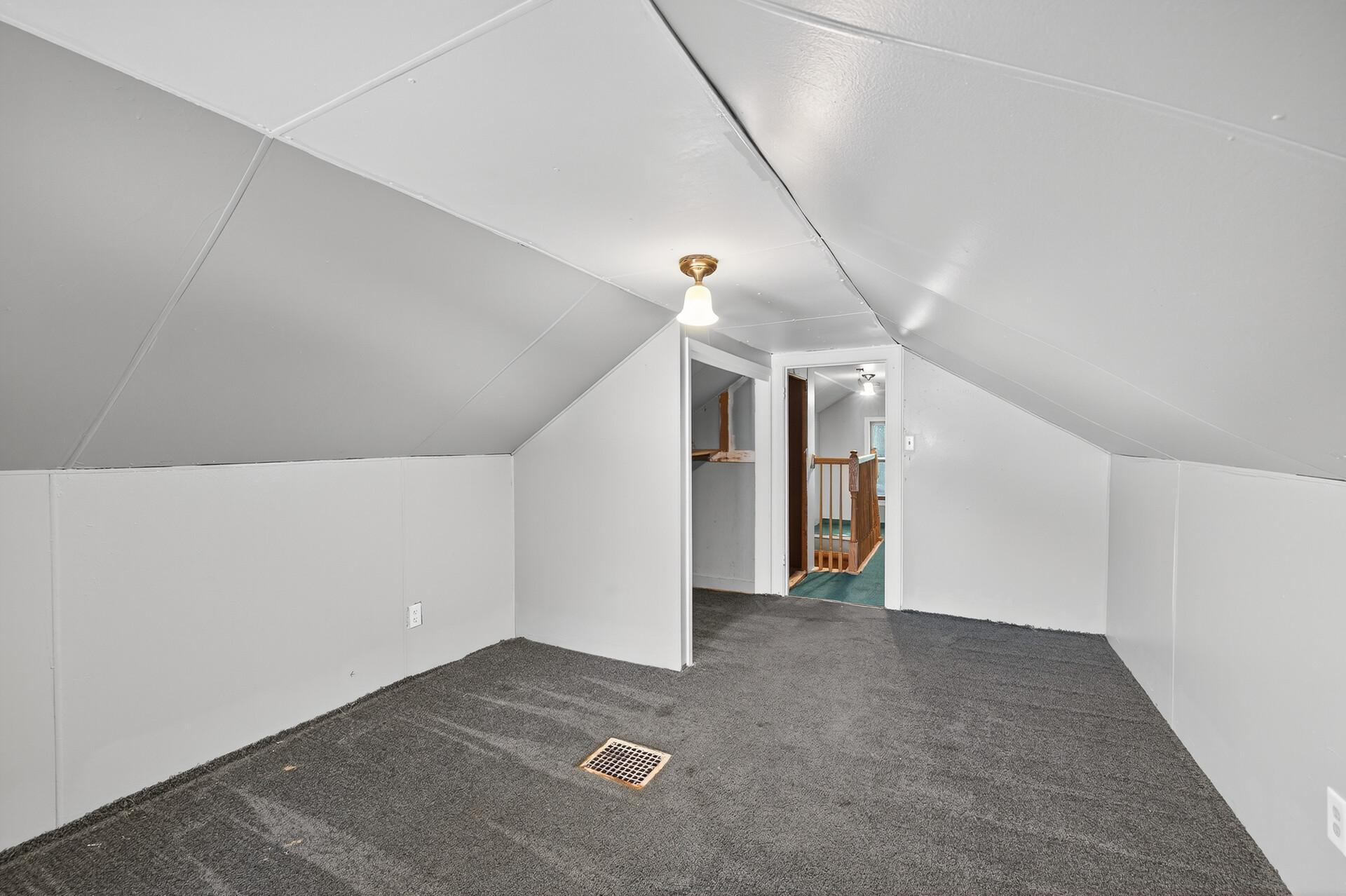 21_834_Iroquois_Ave21_mls.jpg