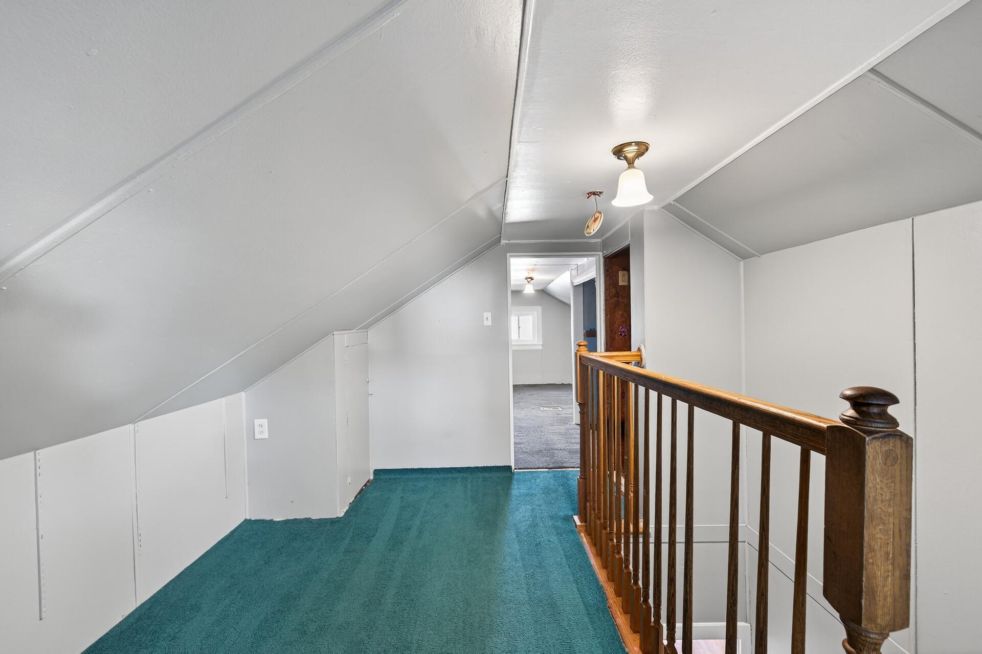 19_834_Iroquois_Ave19_mls.jpg