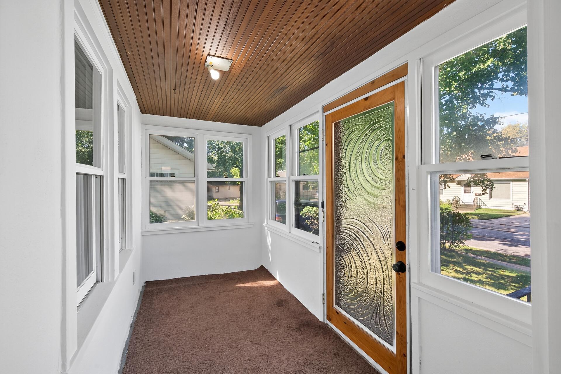 04_834_Iroquois_Ave4_mls.jpg