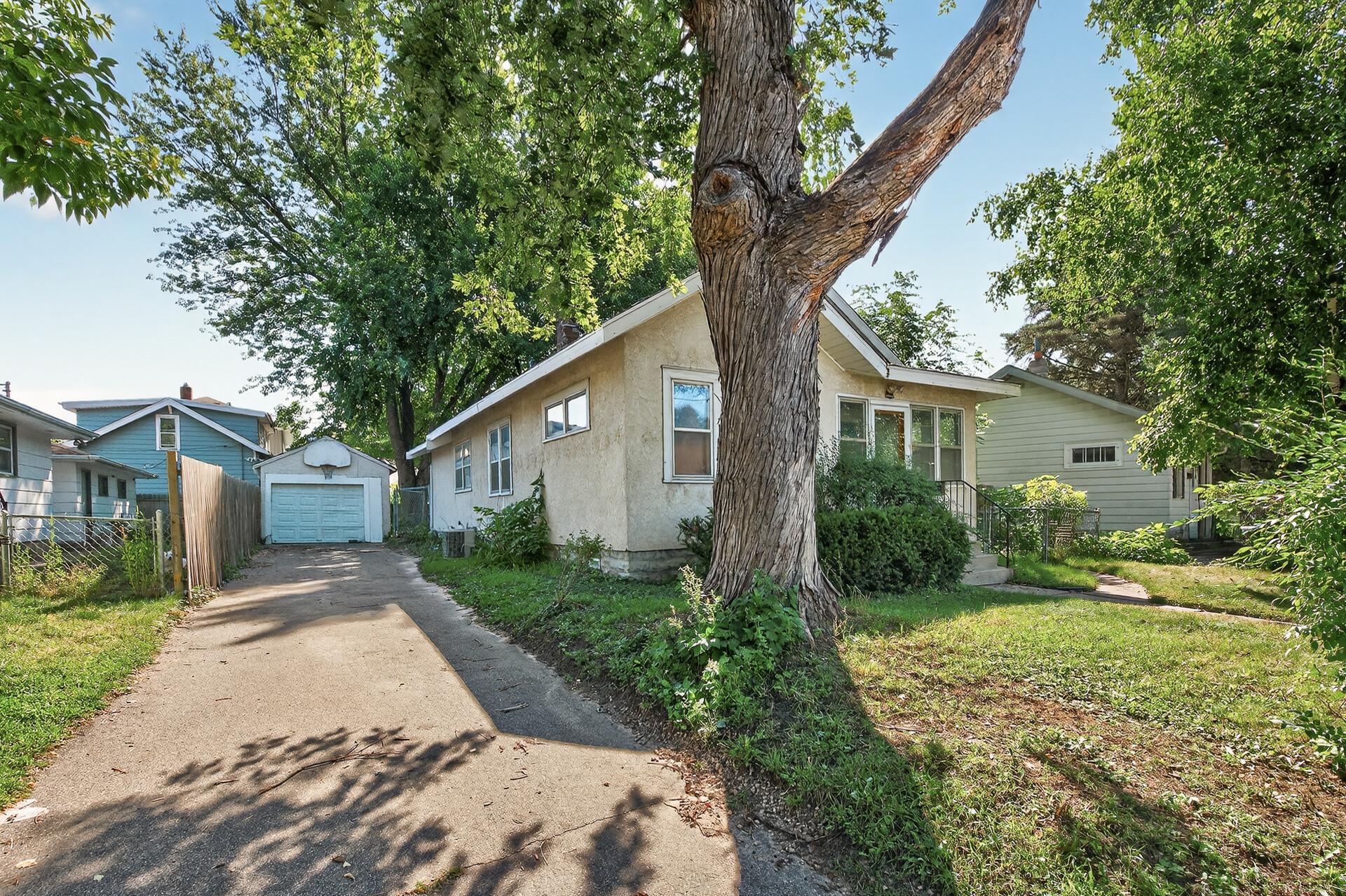 02_834_Iroquois_Ave2_mls.jpg