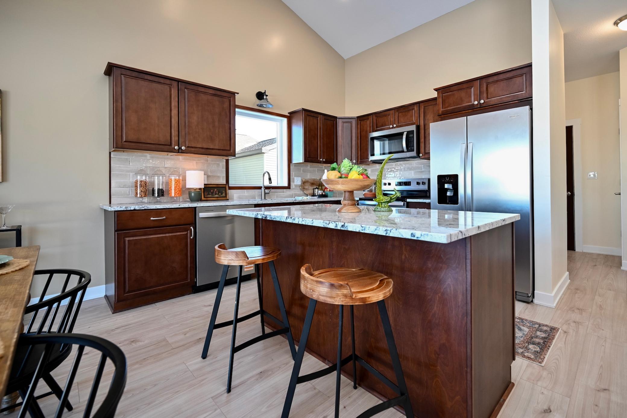 Kitchen & Island