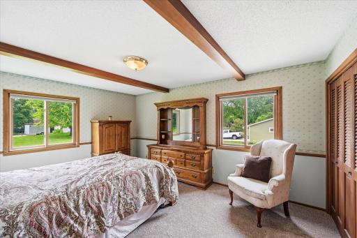 1484 Crest Drive, Chaska, MN 55318