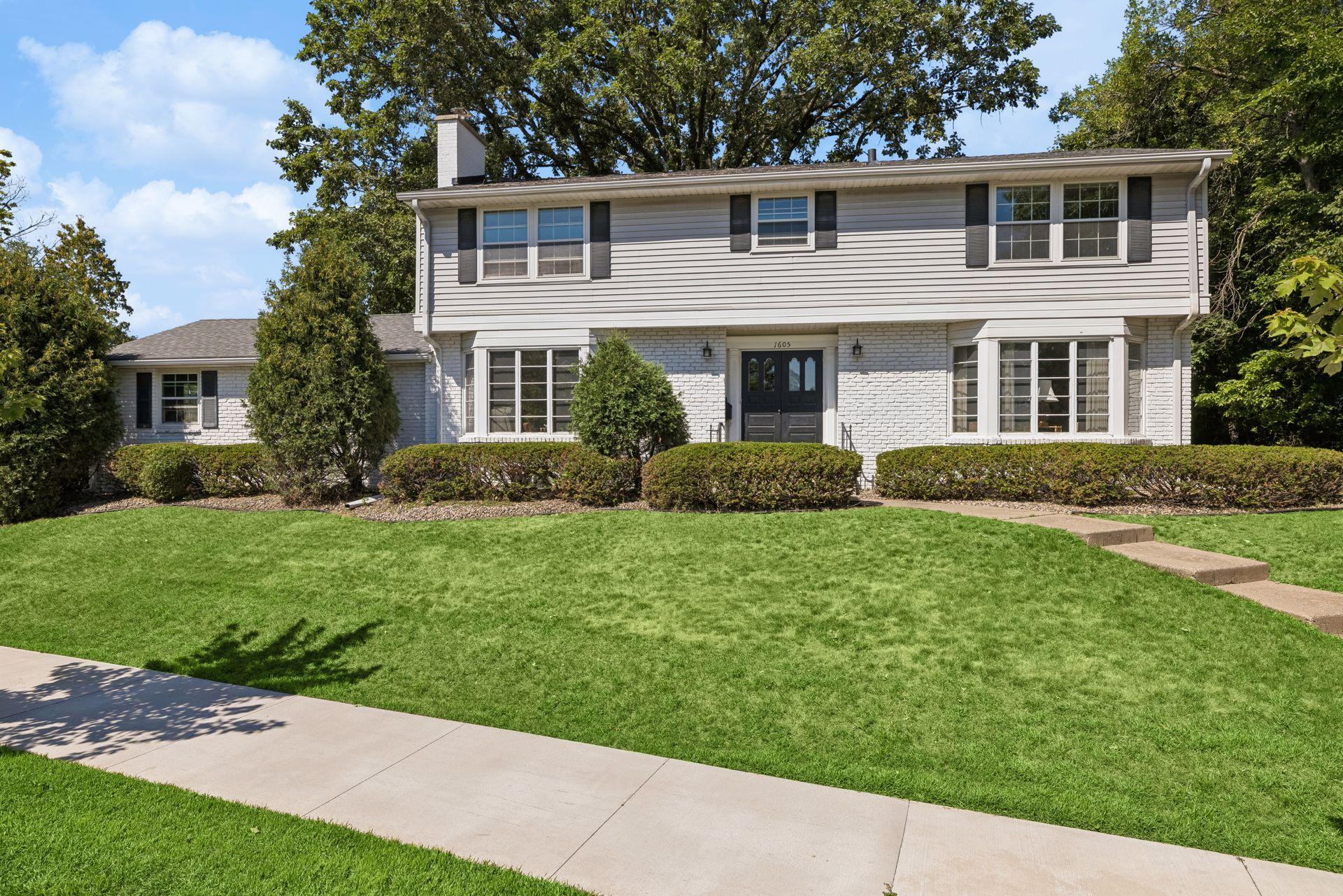 Property photo for 1605 Edgcumbe Road, Saint Paul, MN 55116
