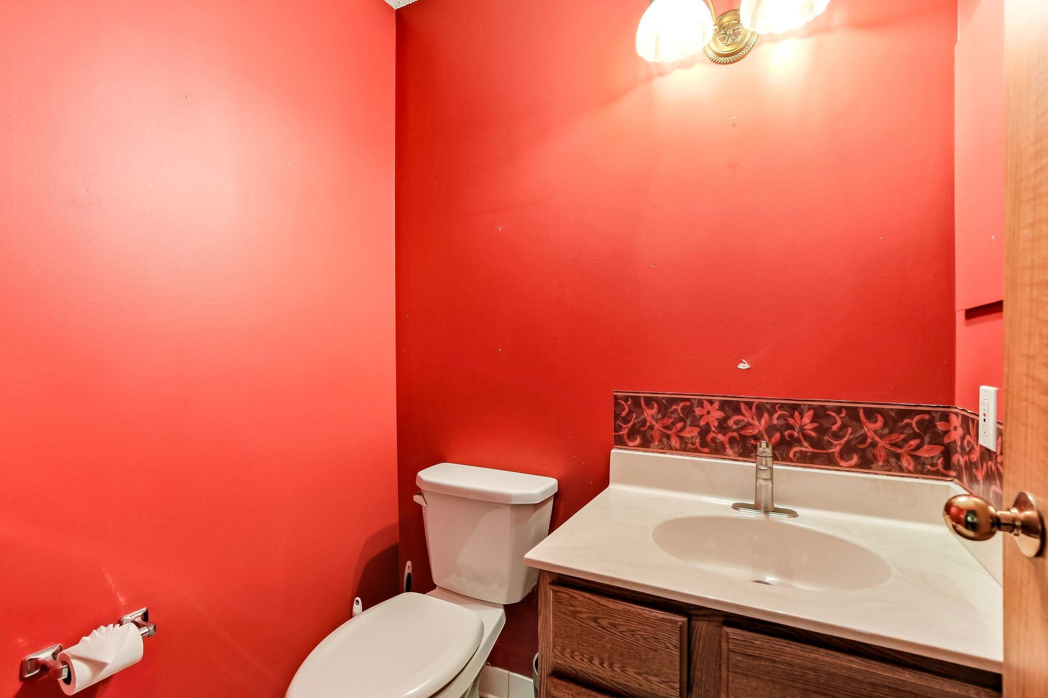 24-web-or-mls-198-6th-St-E-601-24.jpg