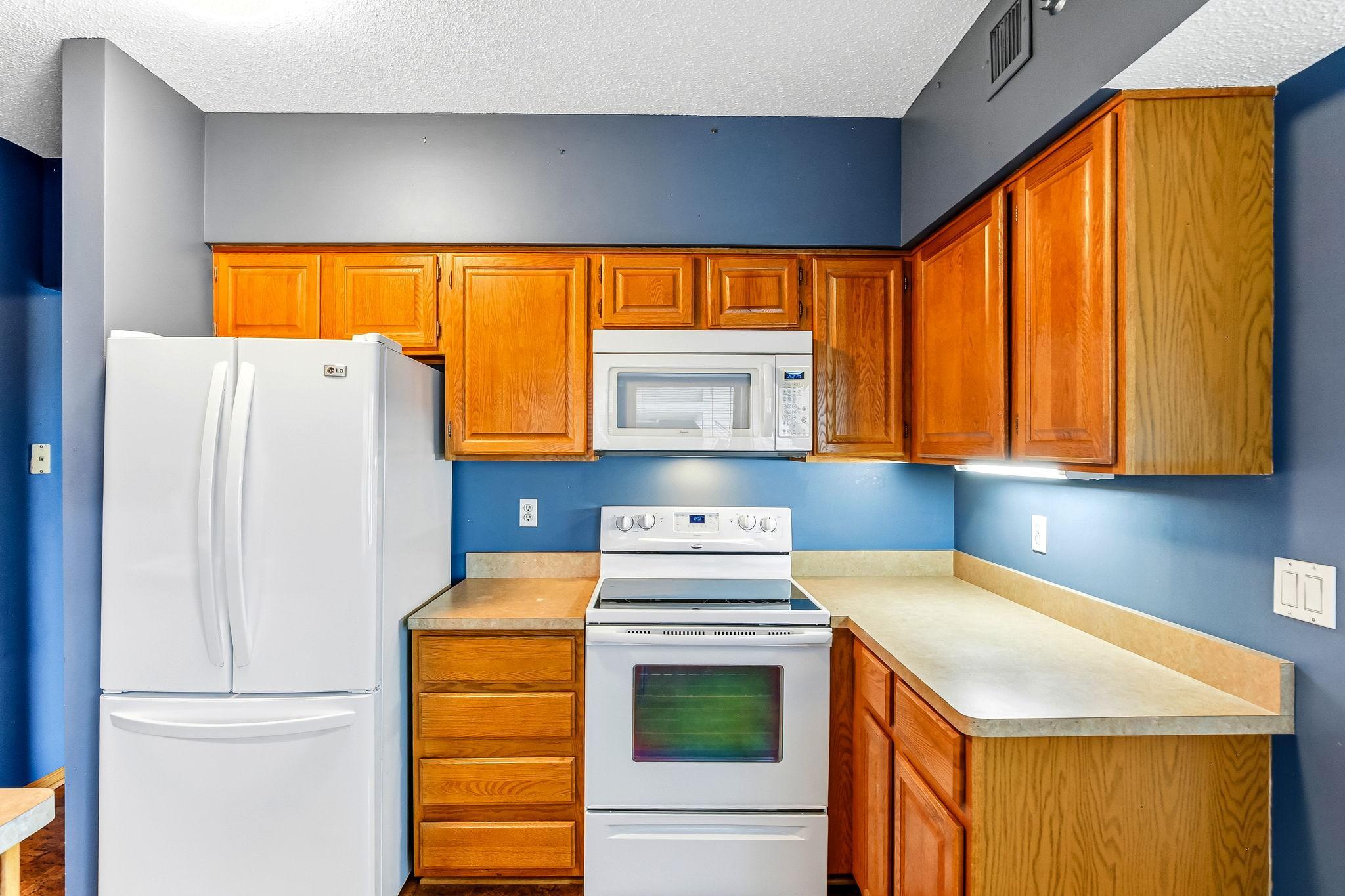 10-web-or-mls-198-6th-St-E-601-10.jpg