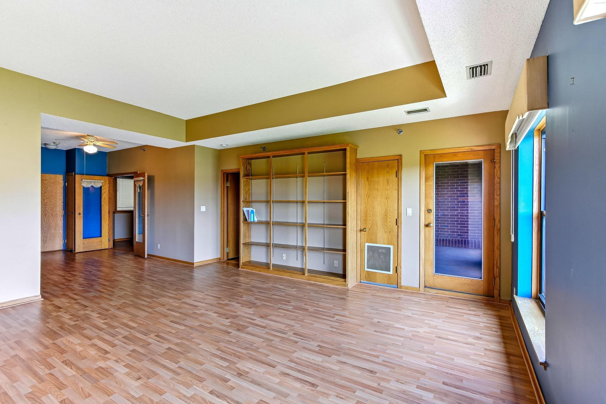 4-web-or-mls-198-6th-St-E-601-04.jpg