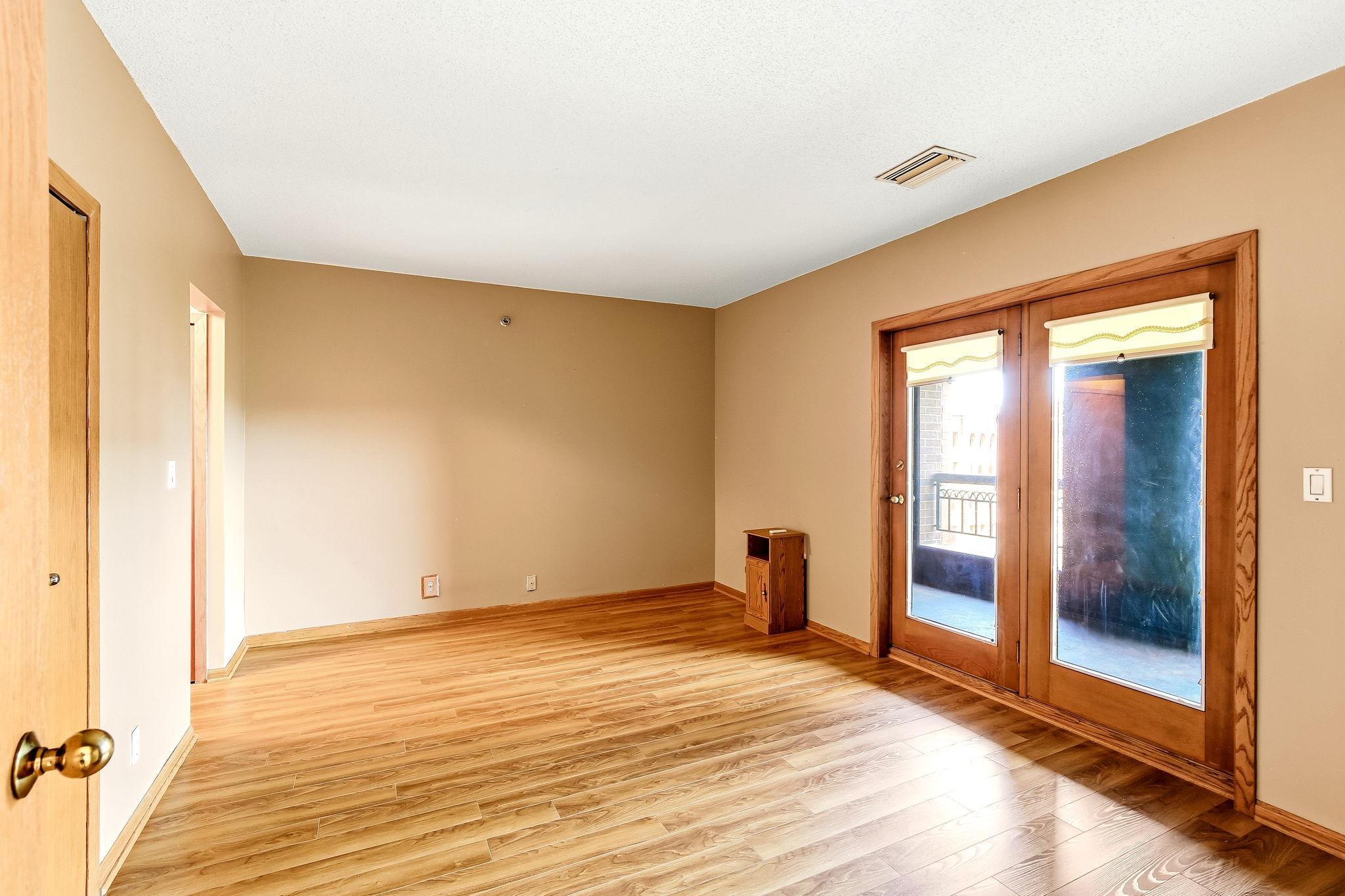 15-web-or-mls-198-6th-St-E-601-15.jpg